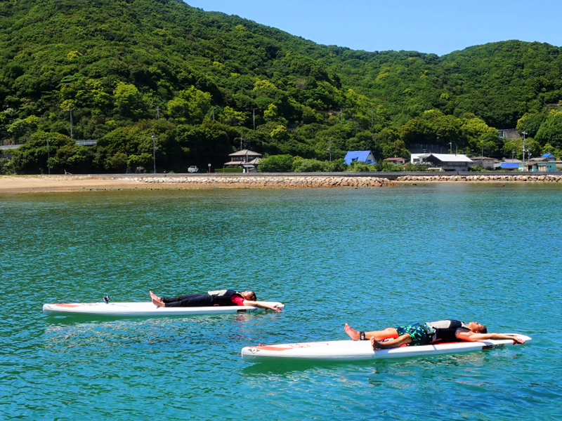 瀬戸内海の離島・香川県の小豆島の海でマリンスポーツができるセットプラン、海遊び体験/夜遊び体験をしよう。