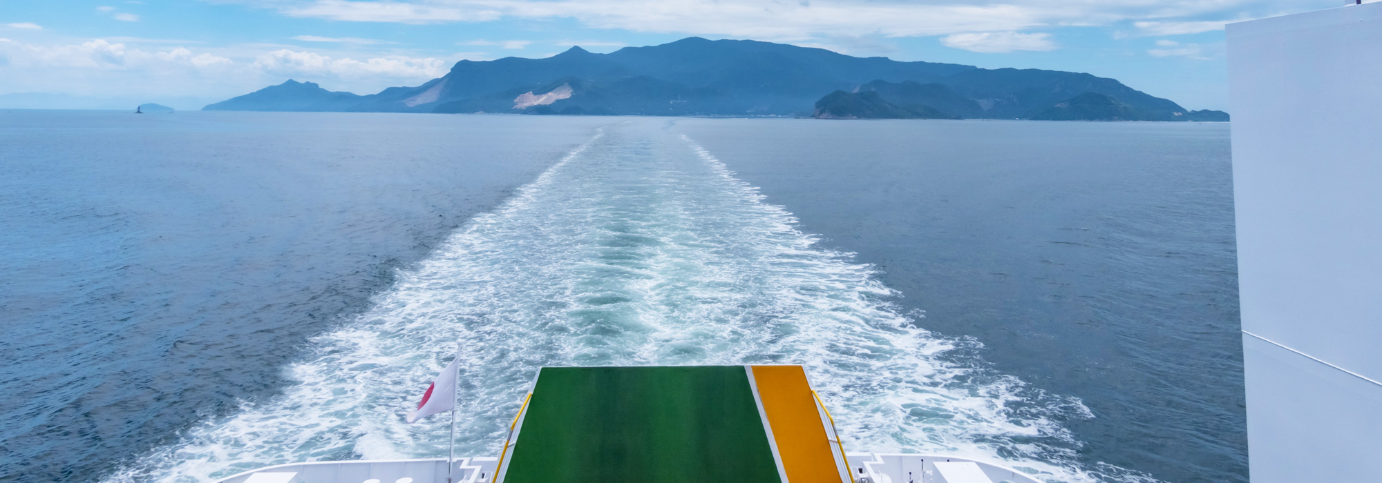 澄んだ空気と共に青瀬戸内海の離島・香川県の小豆島の海でクルージング体験をしよう