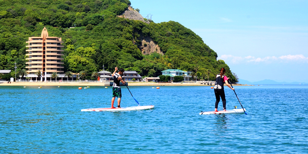 初心者でも簡単！瀬戸内海の離島・香川県の小豆島の穏やかな海でSUP体験をしよう。