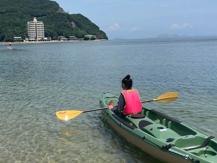 「シータイガーアイランドイン小豆島」でシーカヤック体験をする